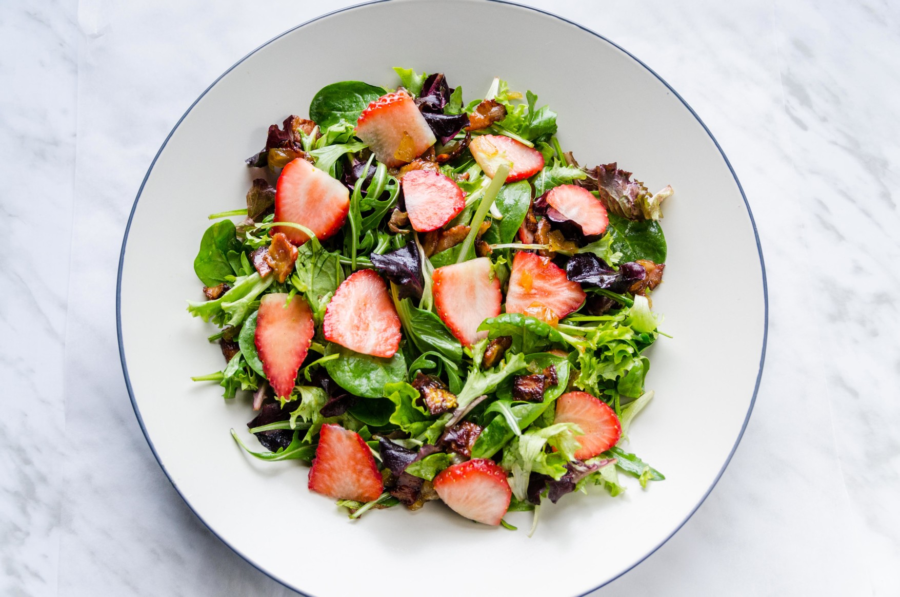 Ensalada con Fresas y Aderezo Templado