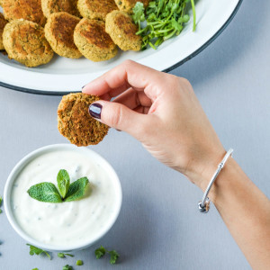 Falafel con Salsa de Yogur y Menta