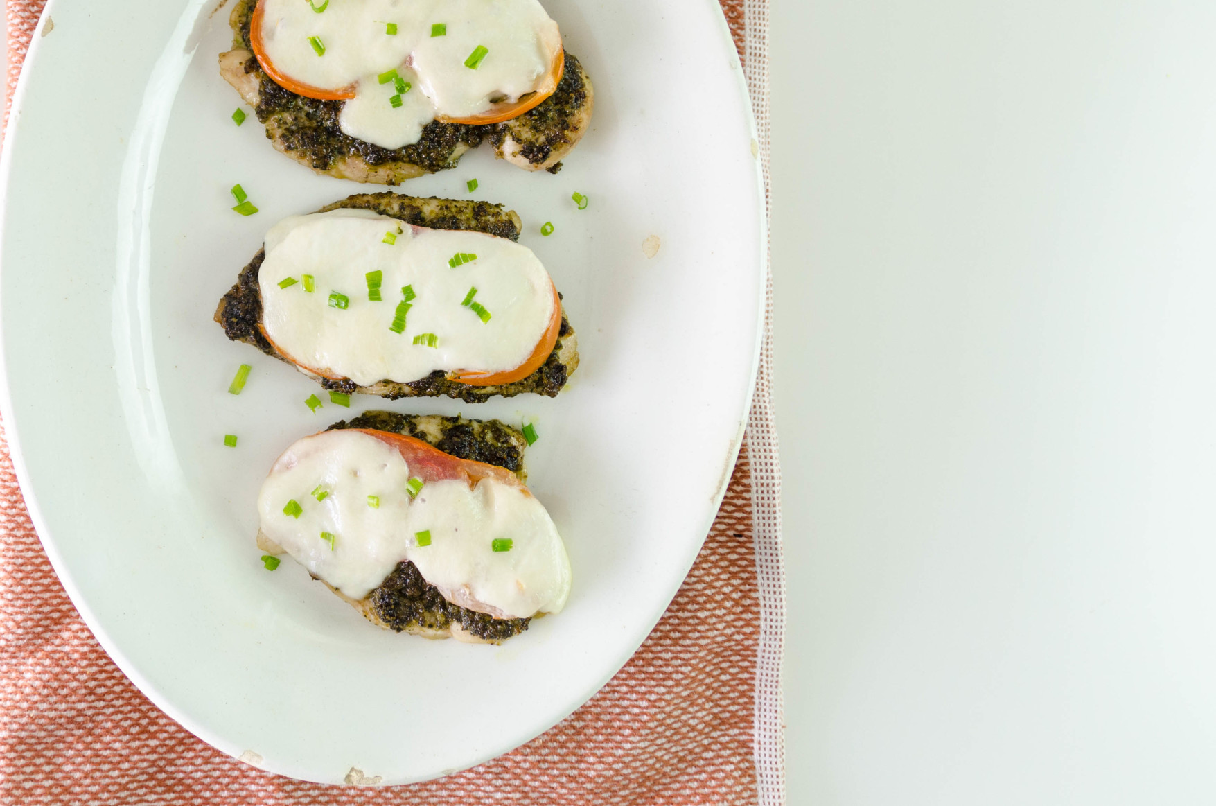 Pesto de Menta con Pechugas y Mozzarella