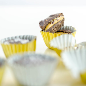 Bombones de Chocolate y Mantequilla de Cacahuete