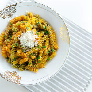 Hummus de Pimientos Asados y Pasta