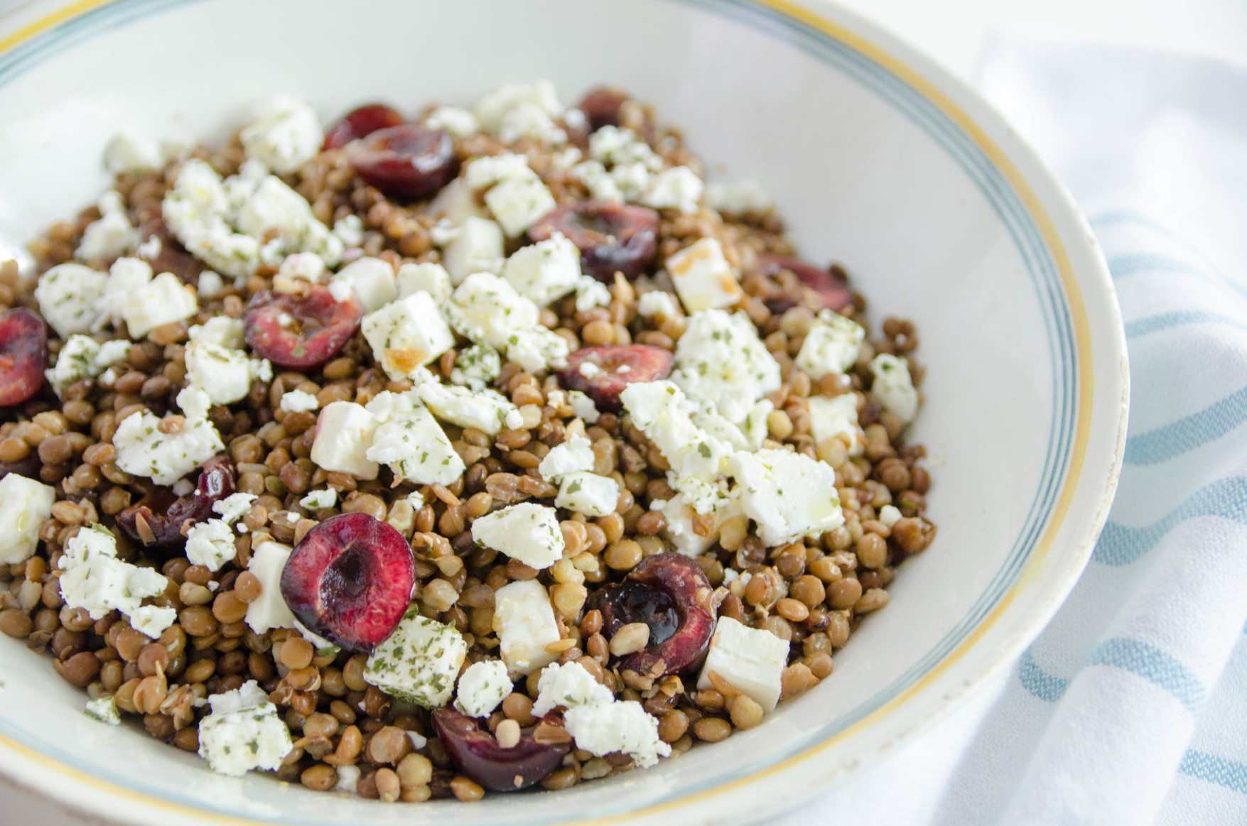 Ensalada de Lentejas, Cerezas y Queso Feta