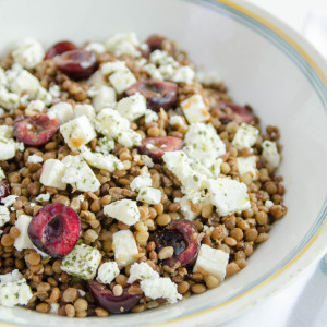 Ensalada de Lentejas, Cerezas y Queso Feta