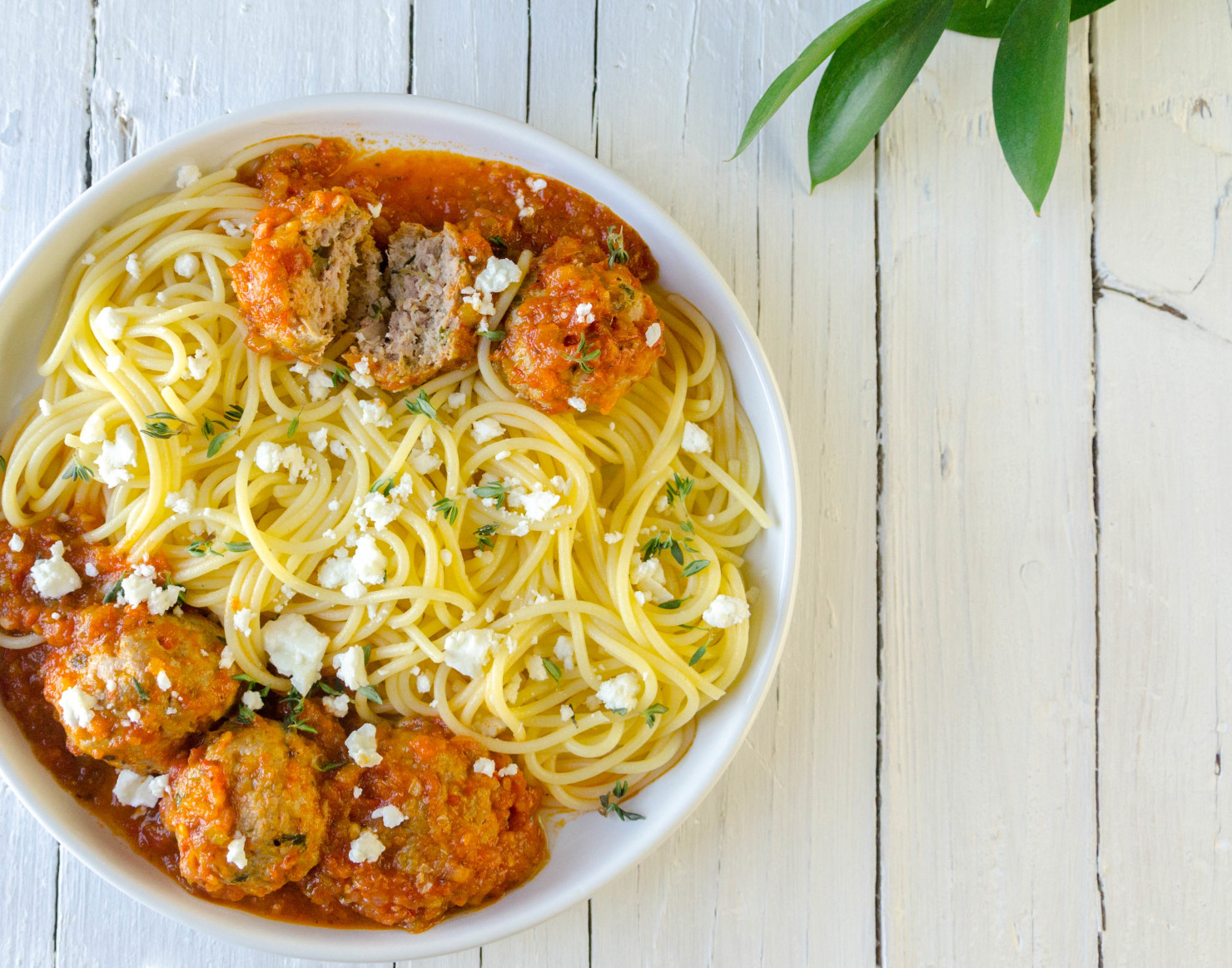 Espaguetis sin Gluten con Albondigas en Salsa de Tomate