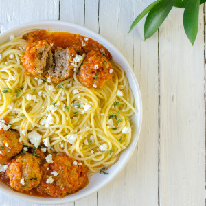 Espaguetis sin Gluten con Albondigas en Salsa de Tomate