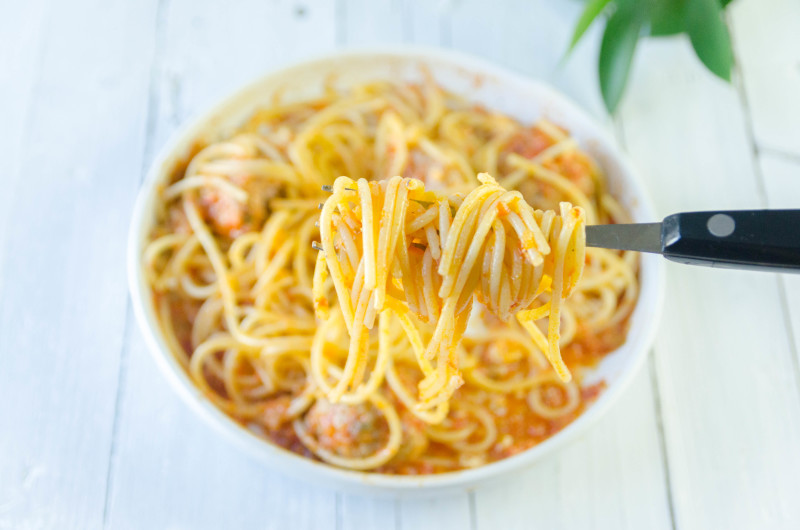 Espaguetis sin Gluten con Albondigas en Salsa de Tomate