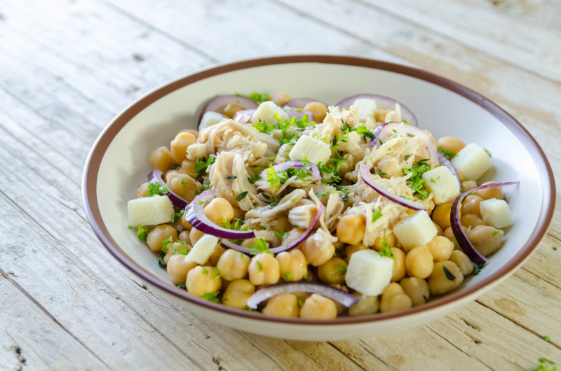 Pechuga de Pollo Escabechada con Garbanzos