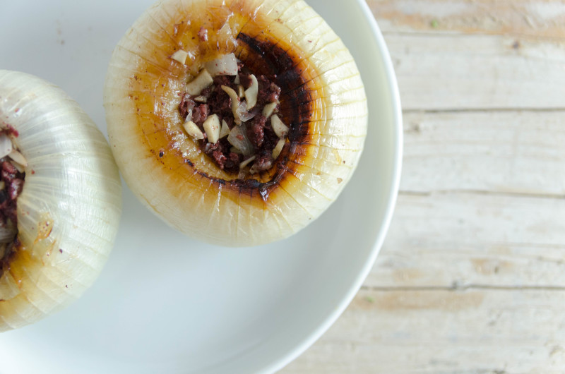 Cebollas rellenas de Longaniza de Graus y Champiñones