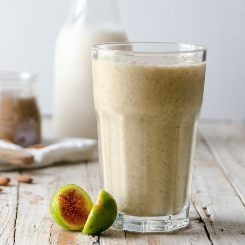 Smoothie de Higos Silvestres y Mantequilla de Almendras