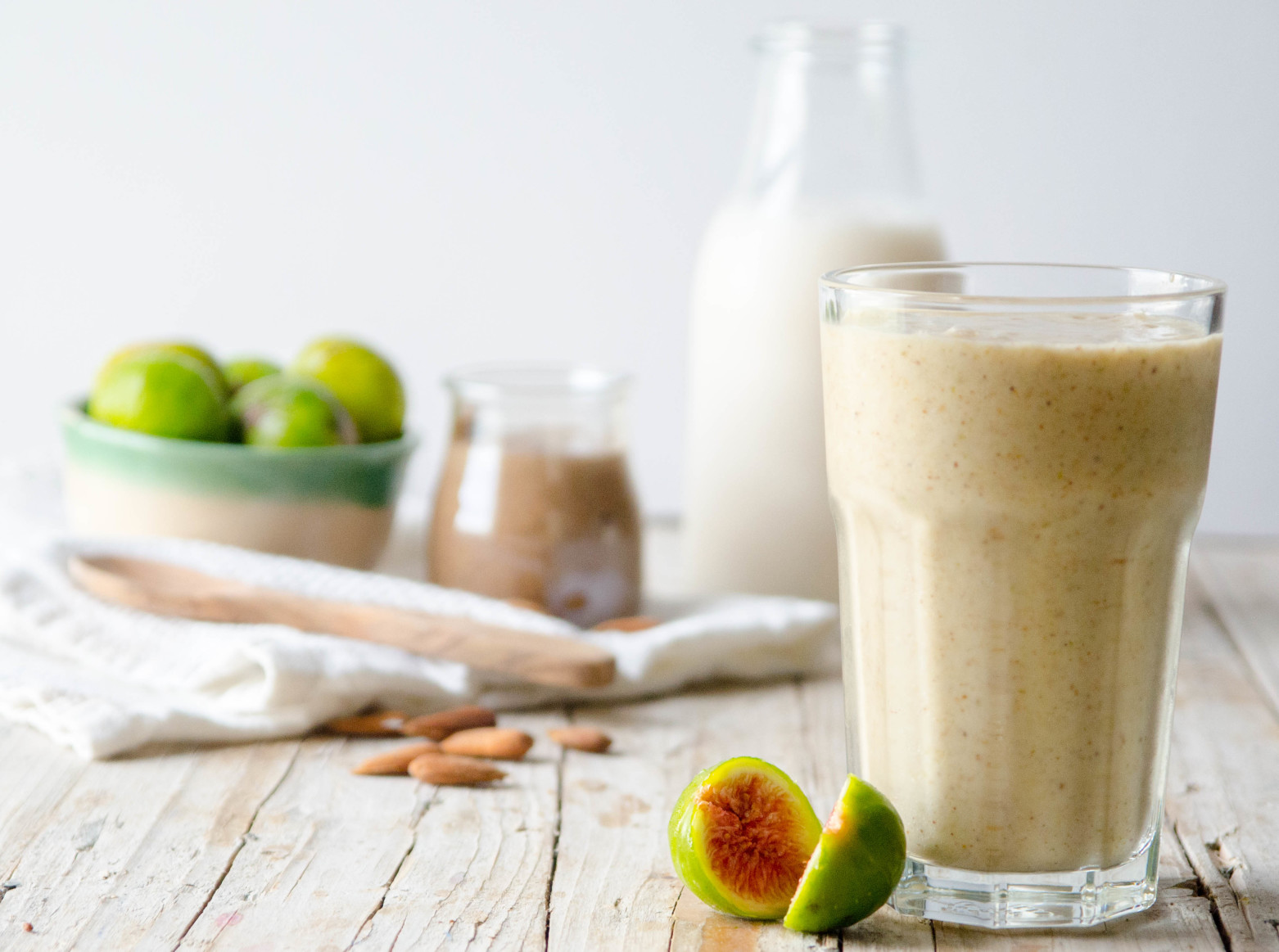 Smoothie de Higos Silvestres y Mantequilla de Almendras