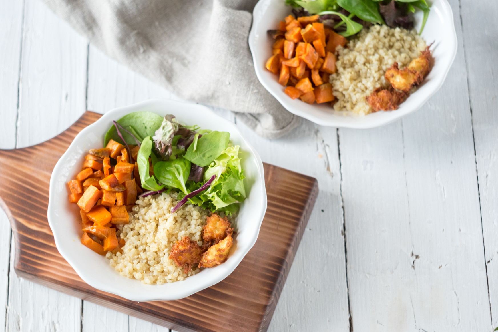 Bowl de Quinoa, Boniato y Arepitas de Yuca