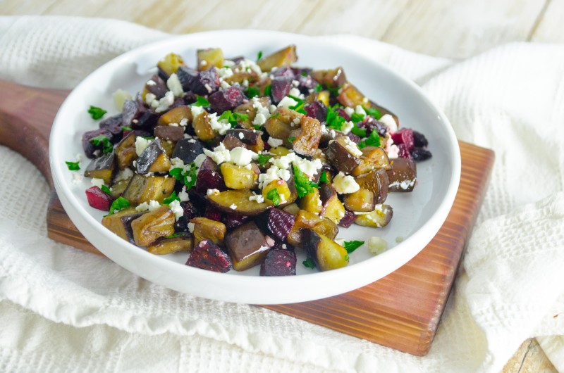 ensalada de remolacha, berenjena y queso feta