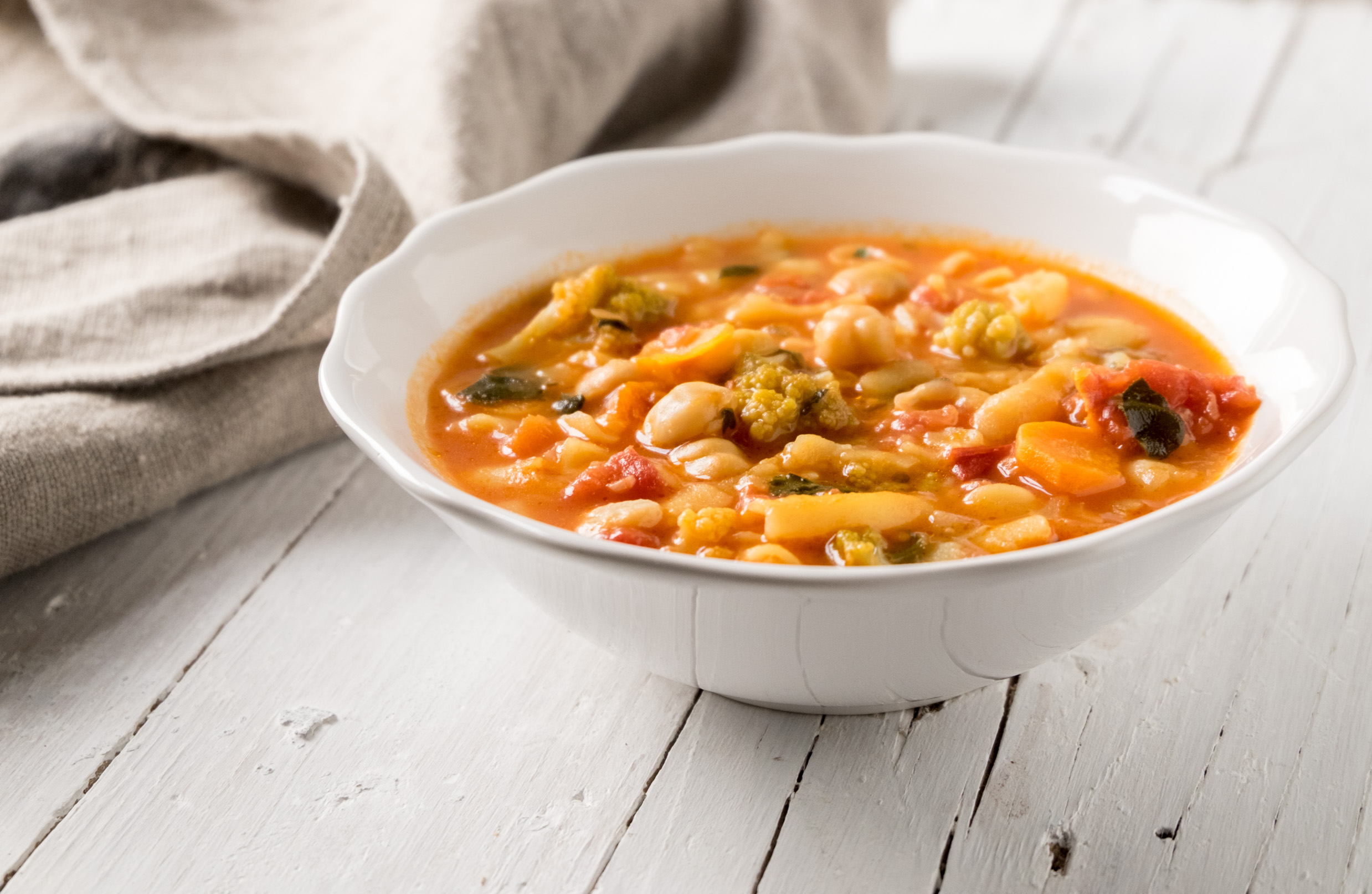 minestrone de espinaca y romesco