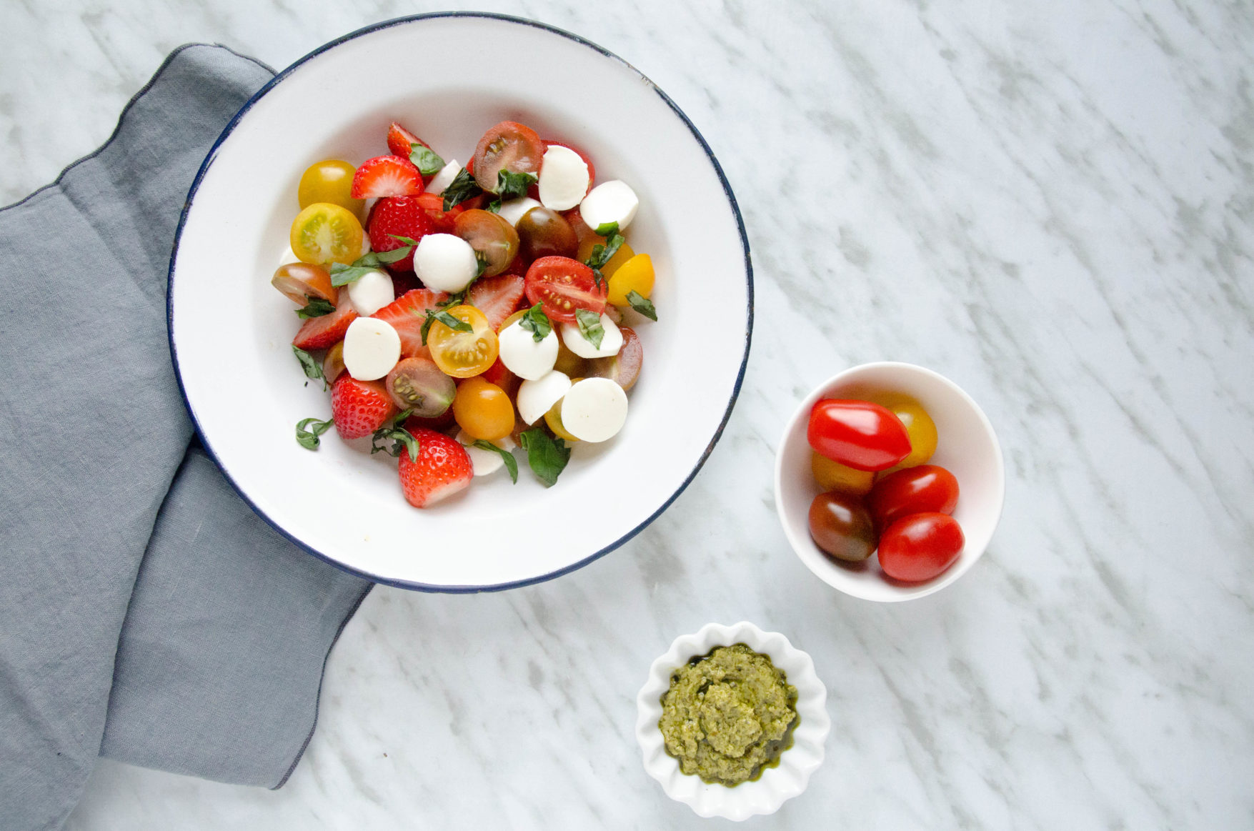 Ensalada Caprese con Fresas