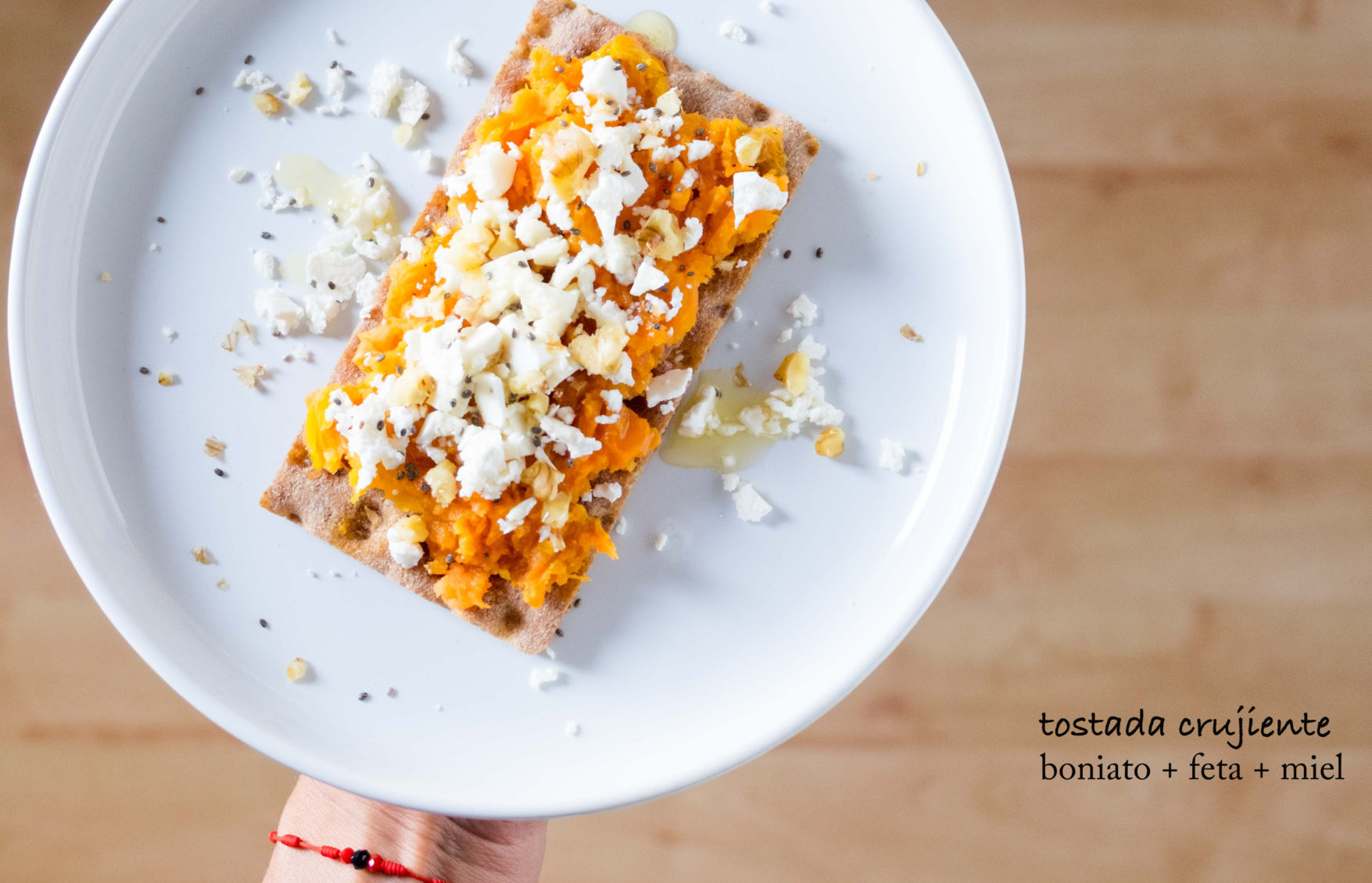 Tostada Crujiente de Boniato, Queso Feta y Miel