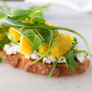 Tostada de Requeson y Naranja