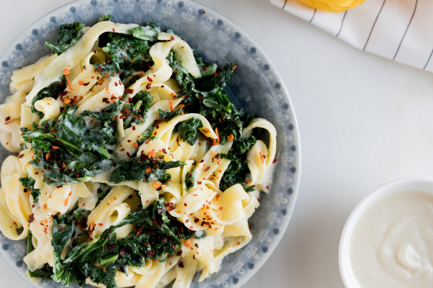 tagliatelle con salsa alfredo de coliflor